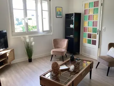 Télévision ou salle de divertissement dans l'établissement Ker LN