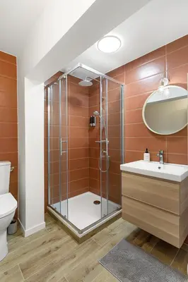 Salle de bains dans l'établissement L'Escale du Voyage à Nantes, idéal voyage d'affaires et familles