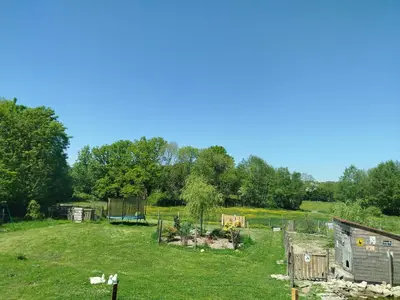 Jardin de l'établissement Maisonnette Familiale proche du PUYDUFOU
