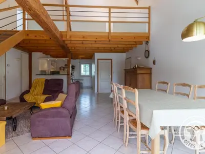 Cuisine ou kitchenette dans l'établissement Gîte familial proche Parc Oriental et Puy du Fou, jardin clos, commerces accessibles à pied - FR-1-622-66