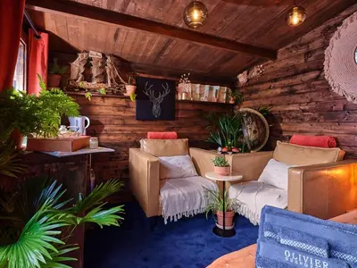 Coin salon dans l'établissement La Cabane de l’Explorateur