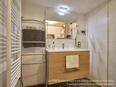 Cuisine ou kitchenette dans l'établissement La Cabane de l’Explorateur