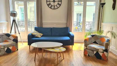 Coin salon dans l'établissement L'Haussmannien