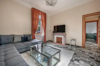 Télévision ou salle de divertissement dans l'établissement Maison de ville pour 7 dans la ville haute de Pornic