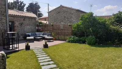Jardin de l'établissement Gîte le ST Aubinois