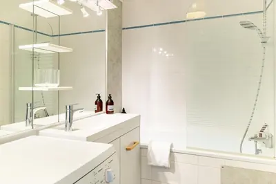 Salle de bains dans l'établissement L'Ingénieux - Appt près de la Place Zola