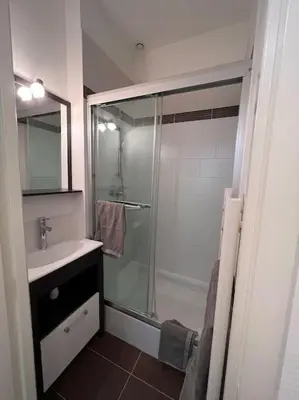 Salle de bains dans l'établissement Le Pawlina