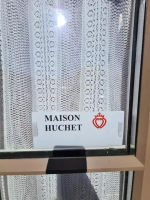 Certificat, récompense, panneau ou autre document affiché dans l'établissement Maison Huchet à 10min du parc le Puy duFou