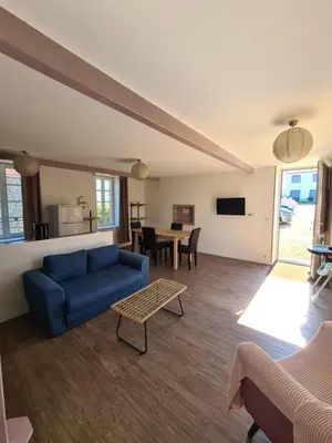 Télévision ou salle de divertissement dans l'établissement Maison Huchet à 10min du parc le Puy duFou