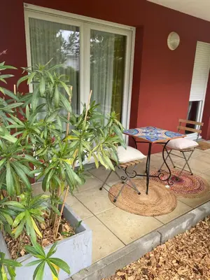 Jardin de l'établissement Le studio de Manon