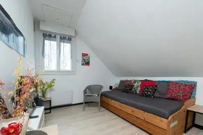 Coin salon dans l'établissement Location à Rieux, proche de Redon, parking, wifi