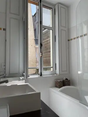 Salle de bains dans l'établissement Charmant appartement lumineux