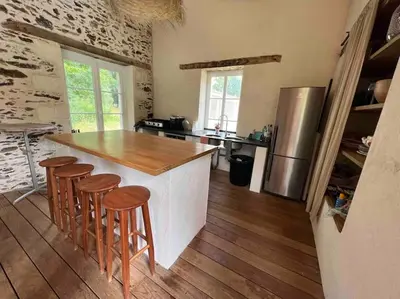 Cuisine ou kitchenette dans l'établissement La Champagnère - Domaine avec piscine - Séminaire - 15 personnes