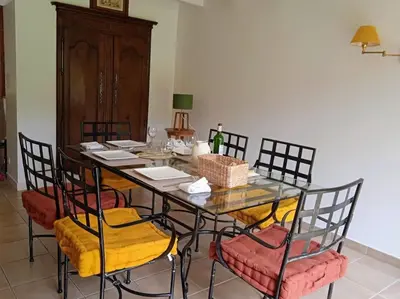 Coin salon dans l'établissement Cottage spacieux Domaine de la Bretesche