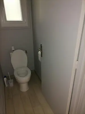 Salle de bains dans l'établissement Maison à la campagne 