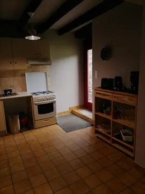 Cuisine ou kitchenette dans l'établissement Maison à la campagne 