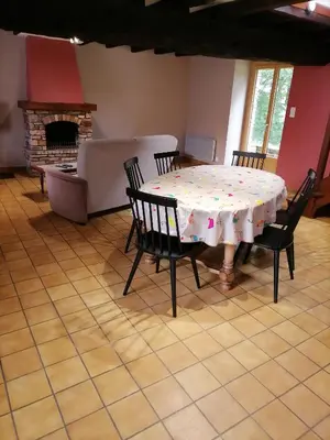 Cuisine ou kitchenette dans l'établissement Maison à la campagne 