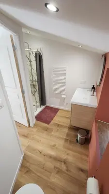 Salle de bains dans l'établissement Appartement au calme