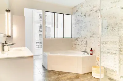 Salle de bains dans l'établissement Le Crébillon - Splendide appartement de 204m2