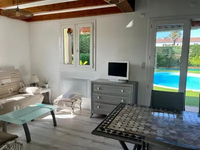 Piscine de l'établissement Villa Bleu soleil ou située à proximité