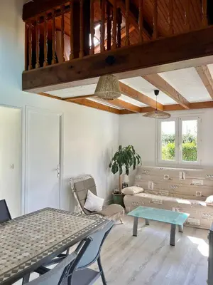 Coin salon dans l'établissement Villa Bleu soleil