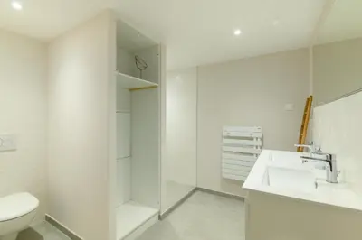 Salle de bains dans l'établissement Maison, 150 m de la plage, la Tresson,Noirmoutier