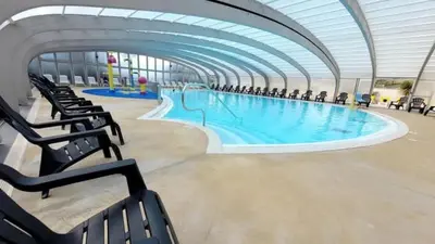 Piscine de l'établissement Naphtase - MH487S - Pause Privilège ou située à proximité