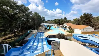 Piscine de l'établissement Naphtase - MH487S - Pause Privilège ou située à proximité