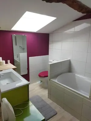 Salle de bains dans l'établissement Maison familiale Nantes Sud