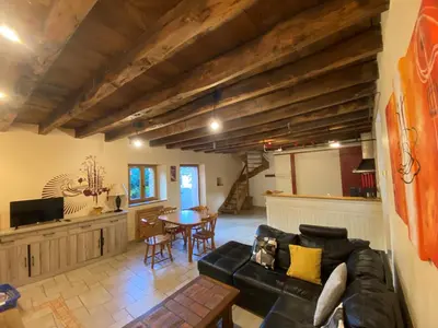 Télévision ou salle de divertissement dans l'établissement La maison paisible