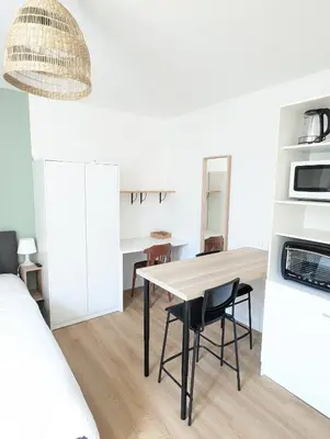 Cuisine ou kitchenette dans l'établissement Bel Appartement T1Bis en centre ville de Cholet