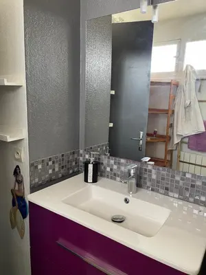 Salle de bains dans l'établissement Appartement Studio 35 m2 face à l'Ocean