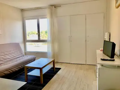 Télévision ou salle de divertissement dans l'établissement Studio - Pleine Mer - 1 avenue des Pays de Monts - 1-1