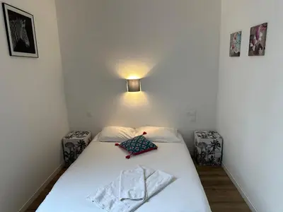 Un ou plusieurs lits dans un hébergement de l'établissement Hôtel de Nantes