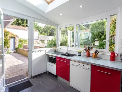 Cuisine ou kitchenette dans l'établissement Holiday Home Le Bain du Papillon by Interhome