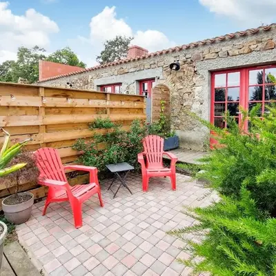 Stunning Home In Frossay With Wifi