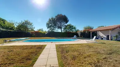 Piscine de l'établissement Villa Terre et Mer avec piscine privee ou située à proximité