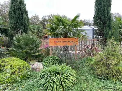 Jardin de l'établissement MH-MAUFAY -- Mobil'home au Coeur de la Vendée