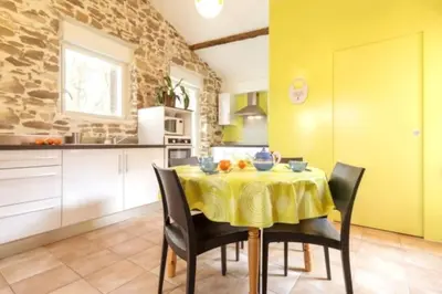 Cuisine ou kitchenette dans l'établissement Le Refuge d'Aglaé