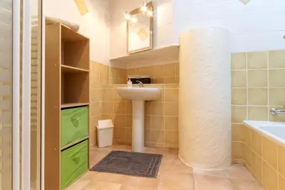 Salle de bains dans l'établissement Le Refuge d'Aglaé