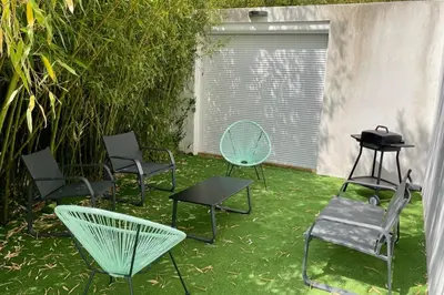 Jardin de l'établissement Loft dans chaumière pour 6 personnes à SaintAndré