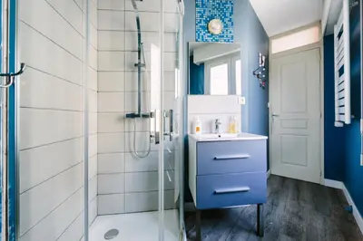 Salle de bains dans l'établissement Appartement de l'Eléphant