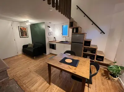 Télévision ou salle de divertissement dans l'établissement Studio 2 - Mi-Côte - Duplex à Orvault