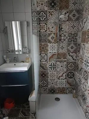 Salle de bains dans l'établissement maison centre ville, 15km de la mer