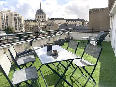 Balcon ou terrasse dans l'établissement Grand studio, belle terrasse avec vue