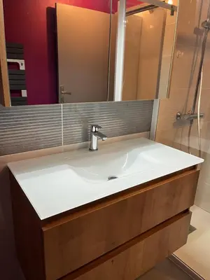 Salle de bains dans l'établissement Gîte de la Haie des Bois - 8P