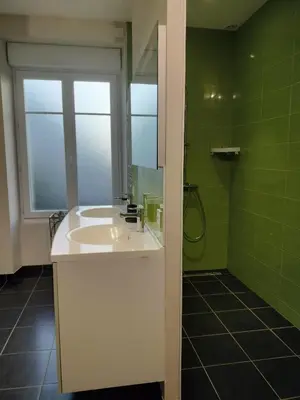 Salle de bains dans l'établissement GITE DE GROUPE - 14 PERSONNES