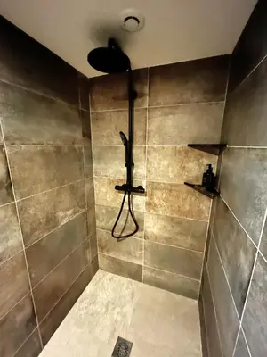Salle de bains dans l'établissement L'Insoupçonnée