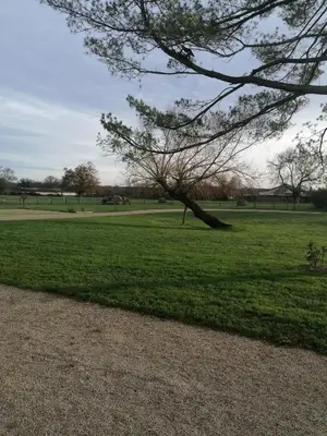 Jardin de l'établissement Au Charme Di'Sy