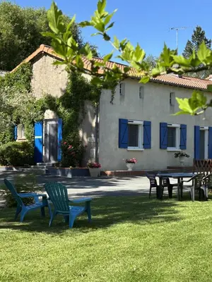 Jardin de l'établissement Gîte Marguerite - Au coeur de la campagne